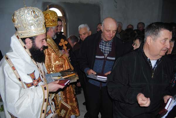 Românii din Caransebeş i-au vizitat pe fraţii din Valea Moravei 97481