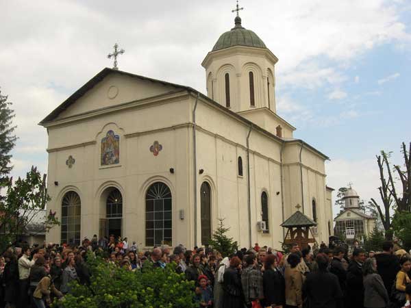 Pelerinaje la locuri tămăduitoare din ţară 97495