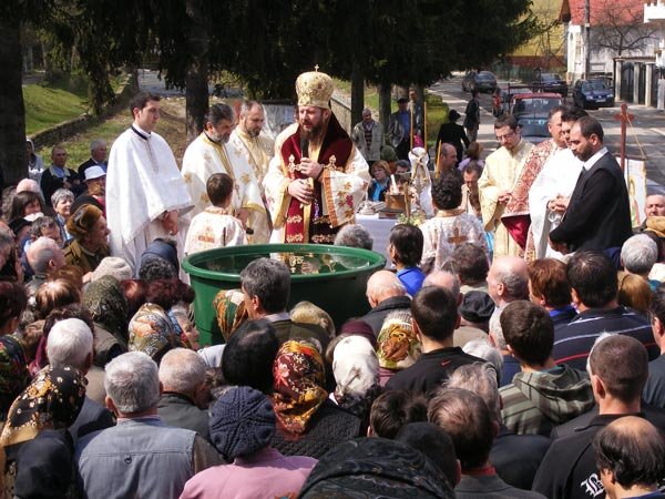 Sfinţirea Apei la Băile Olăneşti 97540
