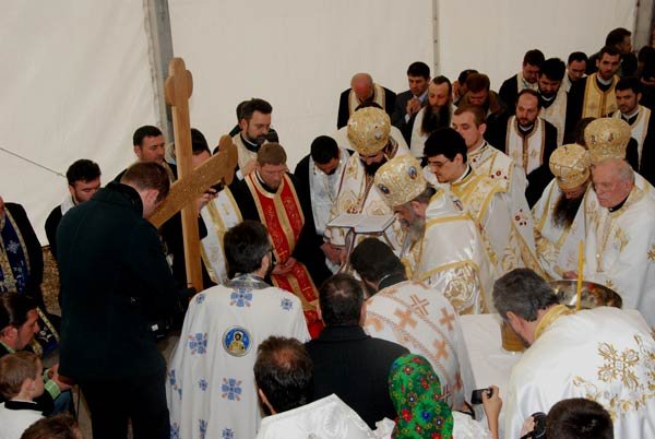 Pământ sfinţit pentru a se uni cu Cerul 97647