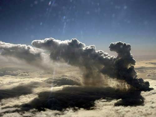 Vântul ar putea duce mai multă cenuşă spre centrul Europei 97677