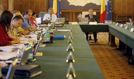 Guvernul a adoptat proiectul de lege privind revizuirea Constituţiei 97730