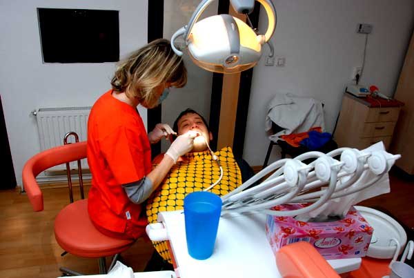 În ce cazuri sunt recomandate lucrările protetice fixe 97779