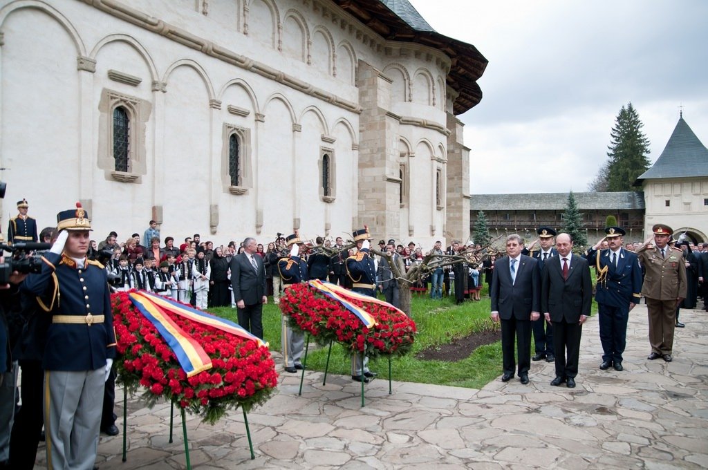 Vizită oficială a preşedinţilor României şi Republicii Moldova la Putna şi Iaşi 305636