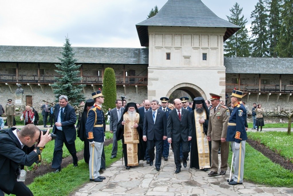 Vizită oficială a preşedinţilor României şi Republicii Moldova la Putna şi Iaşi 305647