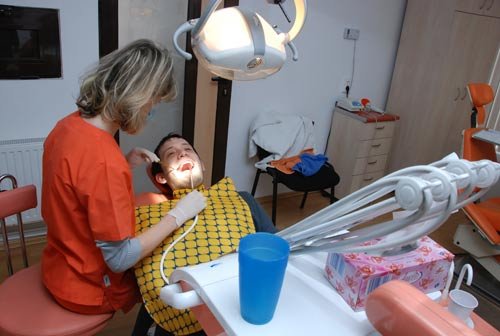 Simptome şi complicaţii posibile ale afecţiunilor gingivale 97890
