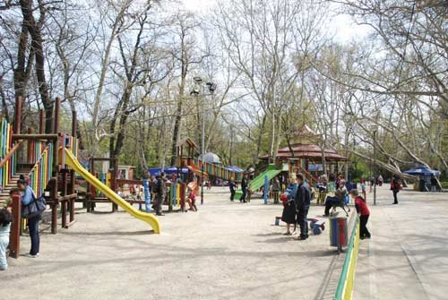 La plimbare prin „vesela grădină a Bucureştilor“ 97906