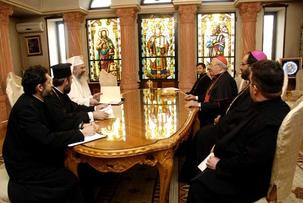 Necesitatea continuării dialogului şi a cooperării 97952