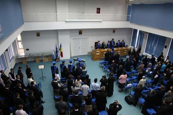 Simpozion despre valorile creştine şi provocarea multimedia 97953