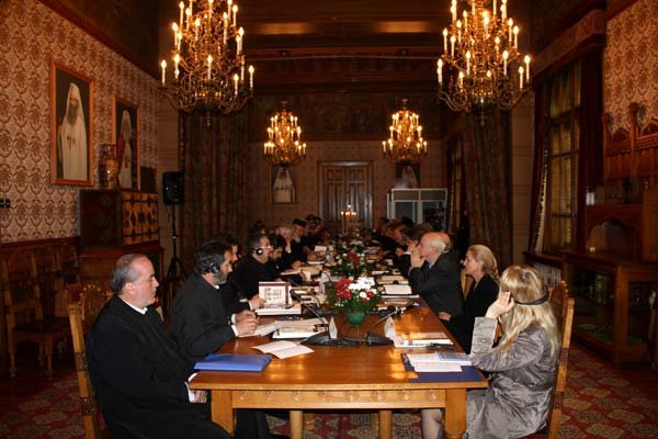 Colocviu ecumenic internaţional la Curtea de Argeş 97979