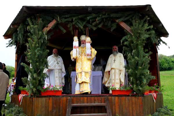 Schitul Augustin de pe „Dealul Mănăstirii“ a fost sfinţit 98014