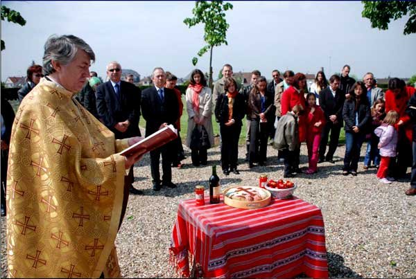 Slujbă de pomenire la locul de odihnă al militarilor români din Haguenau 98021