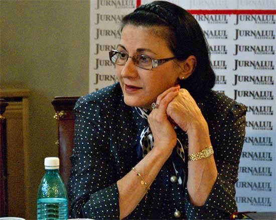 Ecaterina Andronescu: „Locul religiei este şi în şcoală“ 98041