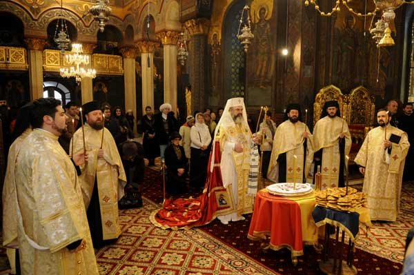 Jertfă pe pământ şi slavă în cer în ziua Înălţării Domnului 98040