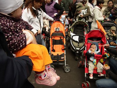 Ministerul Muncii va menţine nivelul alocaţiilor pentru copii 98147