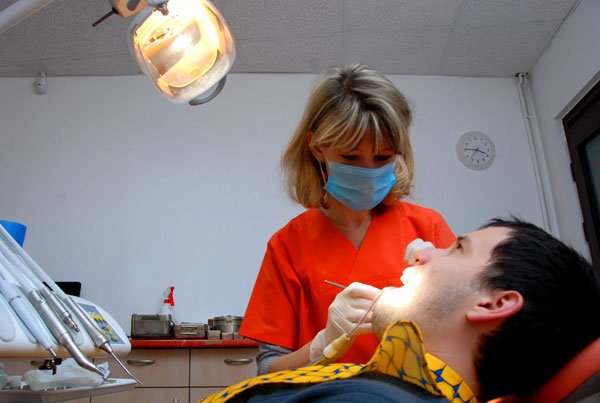 De ce apar şi când trebuie extrase măselele de minte 98203