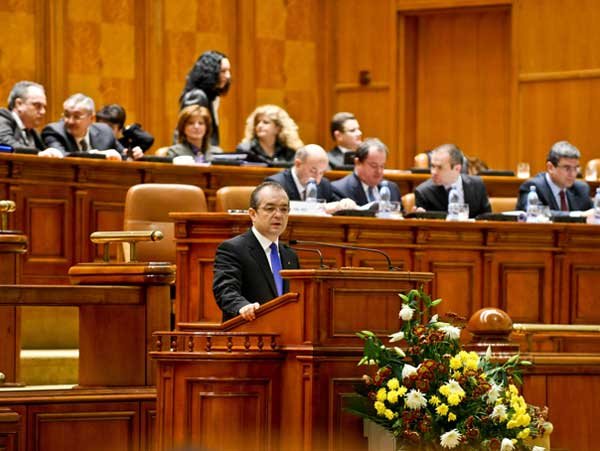 Guvernul îşi va asuma răspunderea pentru măsurile convenite cu FMI 98188