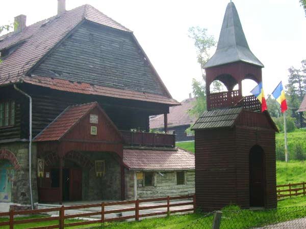 Slujbă arhierească la capela Lunca de Sus din Harghita 98210