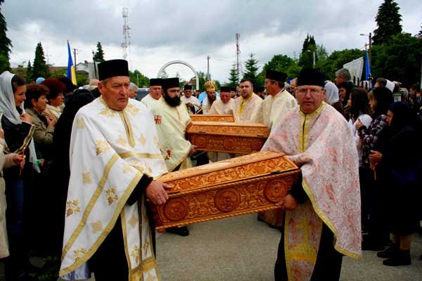 Sfinţii de la Niculiţel au poposit în Ţara Făgăraşului 98244
