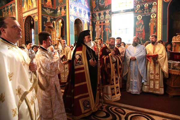 Marea sărbătoare a credincioşilor din cartierul sibian Valea Aurie 98270