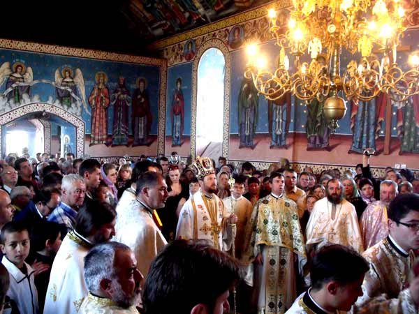 Sărbătoarea Sfintei Treimi la Mănăstirea Grăjdeni 98246