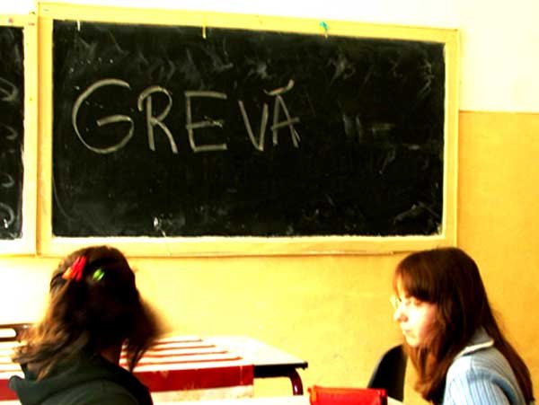 70% dintre cadrele didactice intră în grevă generală pe 31 mai 98309