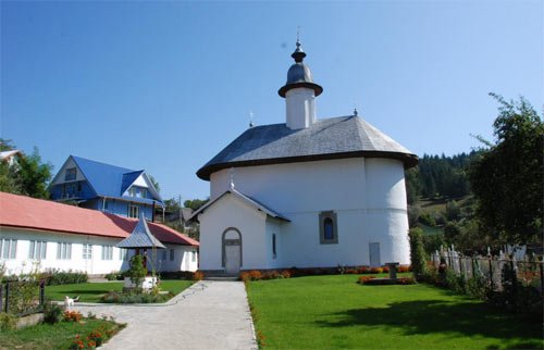 Sărbătoare la ctitoria voievodului Miron Barnovschi din Buhalniţa 98298