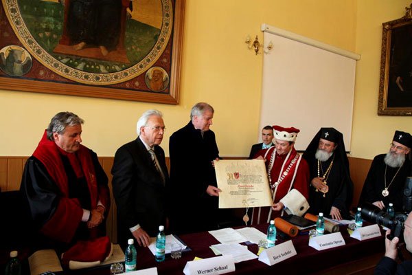 Premierul Bavariei, Doctor Honoris Causa al Universităţii din Sibiu 98330