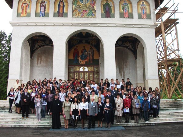 Simpozionul Naţional „Apa - sursa vieţii” la Seminarul Teologic de la Mănăstirea Neamţ 98373