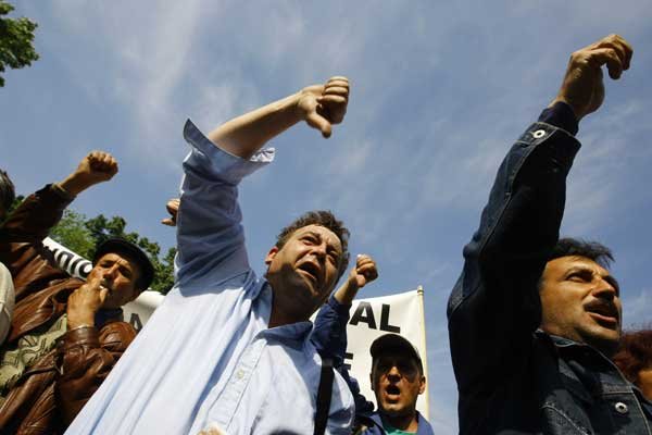 Unele sindicate sunt indecise privind participarea la greva generală 98365