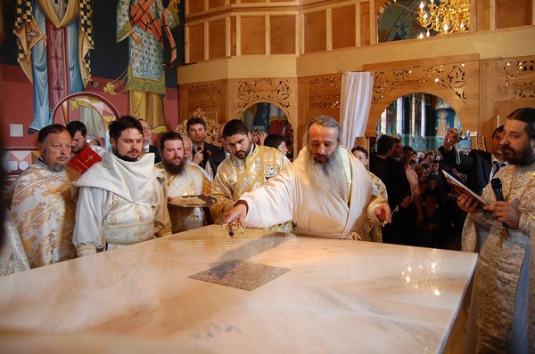 Biserica credincioşilor din Sabasa, sfinţită în Duminica Tuturor Sfinţilor 98393