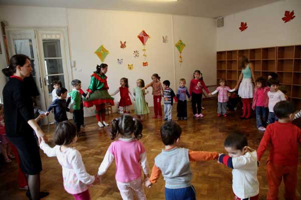 O zi de sărbătoare la Grădiniţa ortodoxă „Sfântul Dimitrie“ din Sibiu 98409