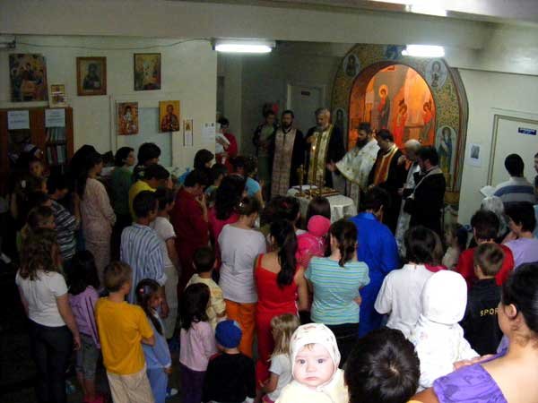 Ziua Internaţională a Copilului, marcată prin manifestări religioase, culturale şi filantropice 98414