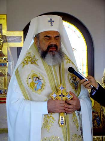 Sfinţii români, rugători, mijlocitori şi ajutători  în faţa Preasfintei Treimi 98487