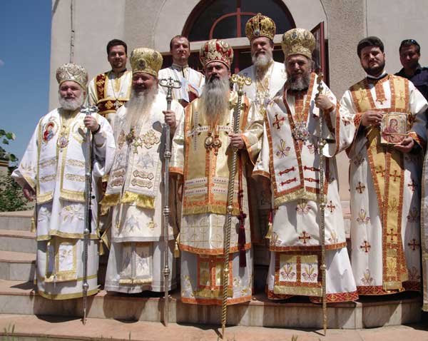 Chemaţi la comuniune, rugăciune şi dragoste de Sfinţii de la Niculiţel 98510