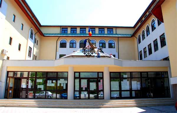 Încep înscrierile la seminarele teologice 98578