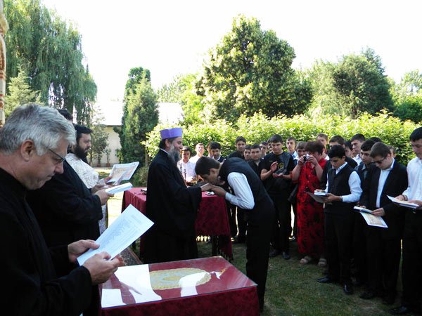 Premierea seminariştilor craioveni 98563