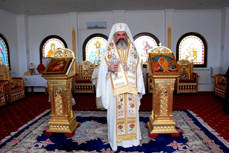 „Cele materiale se sfinţesc în relaţia noastră cu Dumnezeu Creatorul“ 98600