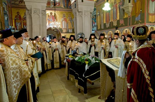 Părintele arhidiacon Teofilact de la Putna - o icoană a bunei rânduieli 98594