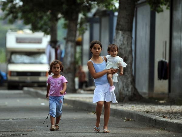 Problema copiilor romi din România, în atenţia formatorilor spanioli 98607