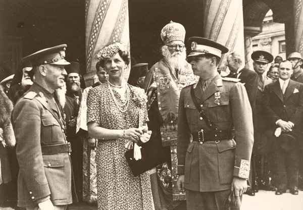 Revenirea Reginei-mamă Elena în România 98664