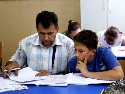 În aceste zile, absolvenţii de gimnaziu îşi completează opţiunile pentru admiterea la liceu 98698