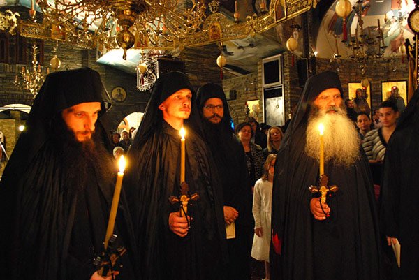 Monahismul şi preoţia în viaţa Bisericii 98703