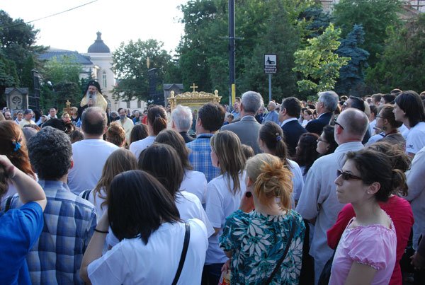 IPS Teofan i-a binecuvântat pe studenţii absolvenţi de la Iaşi 98723