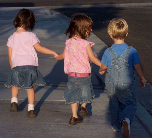 Copiii, victime ale carierei profesionale a părinţilor 98733