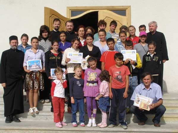 „Hristos împărtăşit copiilor“ în parohiile Negreşti I şi II din Piatra Neamţ 98748