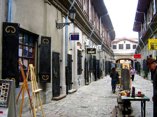 Trasee turistice pietonale pentru promovarea monumentelor istorice bucureştene 98794