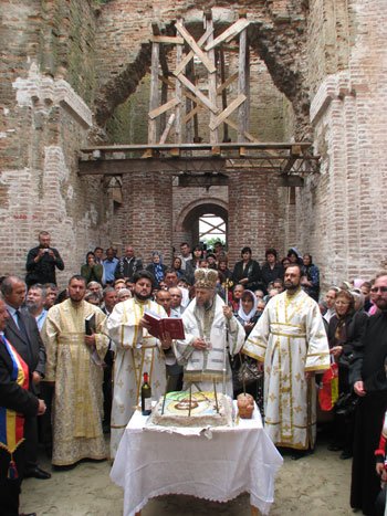 3.000 de pelerini la hramul Mănăstirii Măxineni 98806