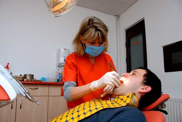 De ce apare sensibilitatea dentară 98814