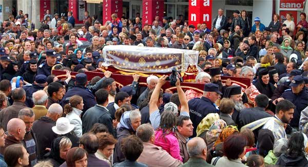 Sfântul care ocroteşte Moldova, în pelerinaj prin cetatea Sucevei 98824